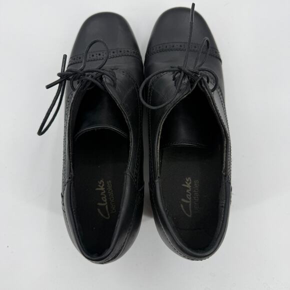 CLARKS Lace Up Ankle Boot Size 8 Womens Black Block Heel Witchy Brogue Retro - Picture 7 of 8